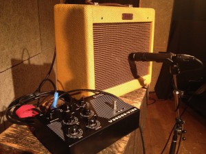 FENDER CHAMPとTREMORO